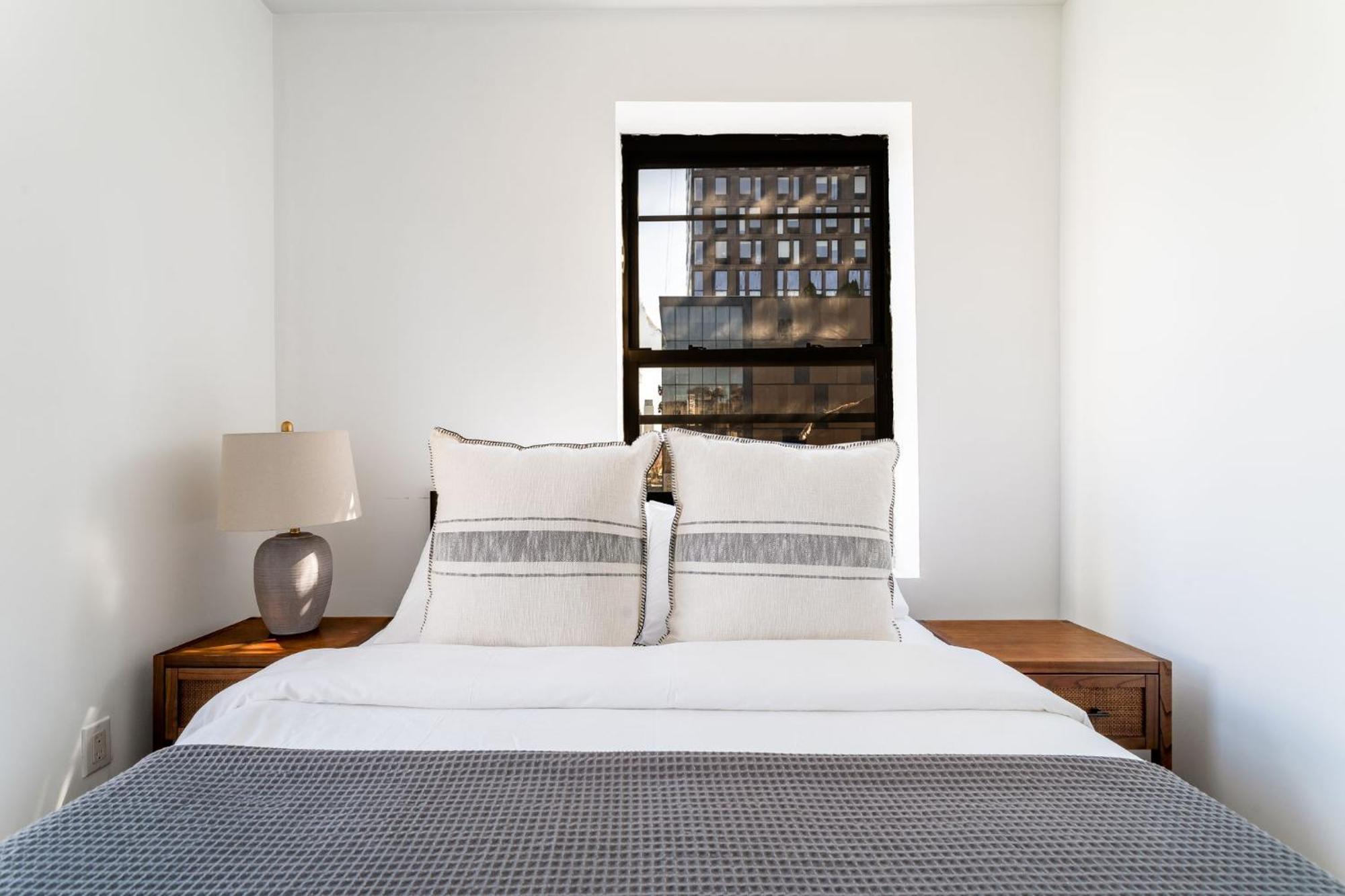 Apartment Chic & Trendy 3bd 1bath Escape In The Lower East Side